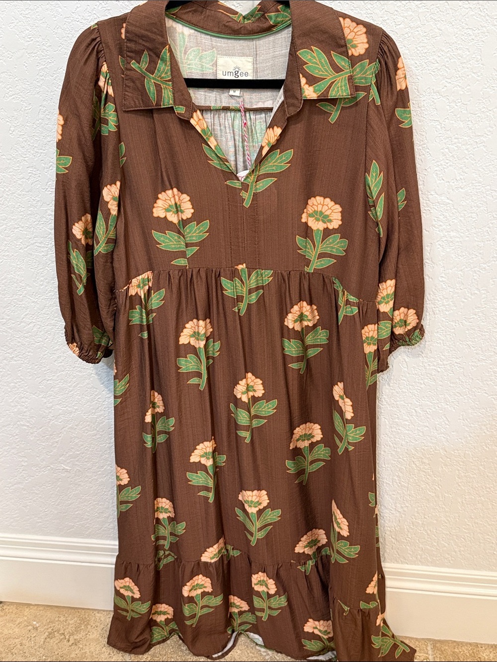 NWT. Umgee Brown Floral Midi Dress with Peach Blooms, Size Medium